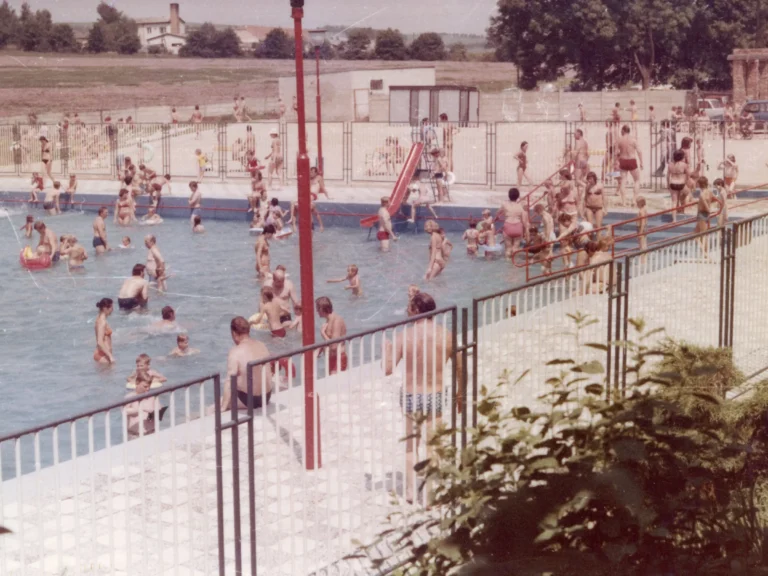 Historická fotografie koupaliště Rosice